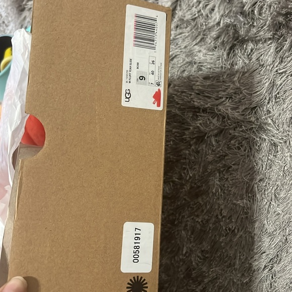 Ugg slippers fluff yeah slides size 9 - Picture 7 of 7